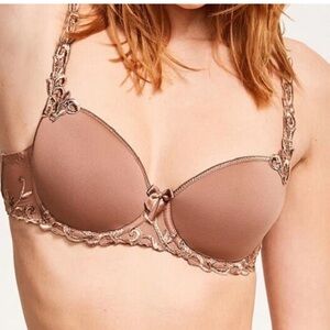 SIMONE PÉRÈLE Size 32D
Andora Spacer T-shirt bra underwire, molded Cup Lace